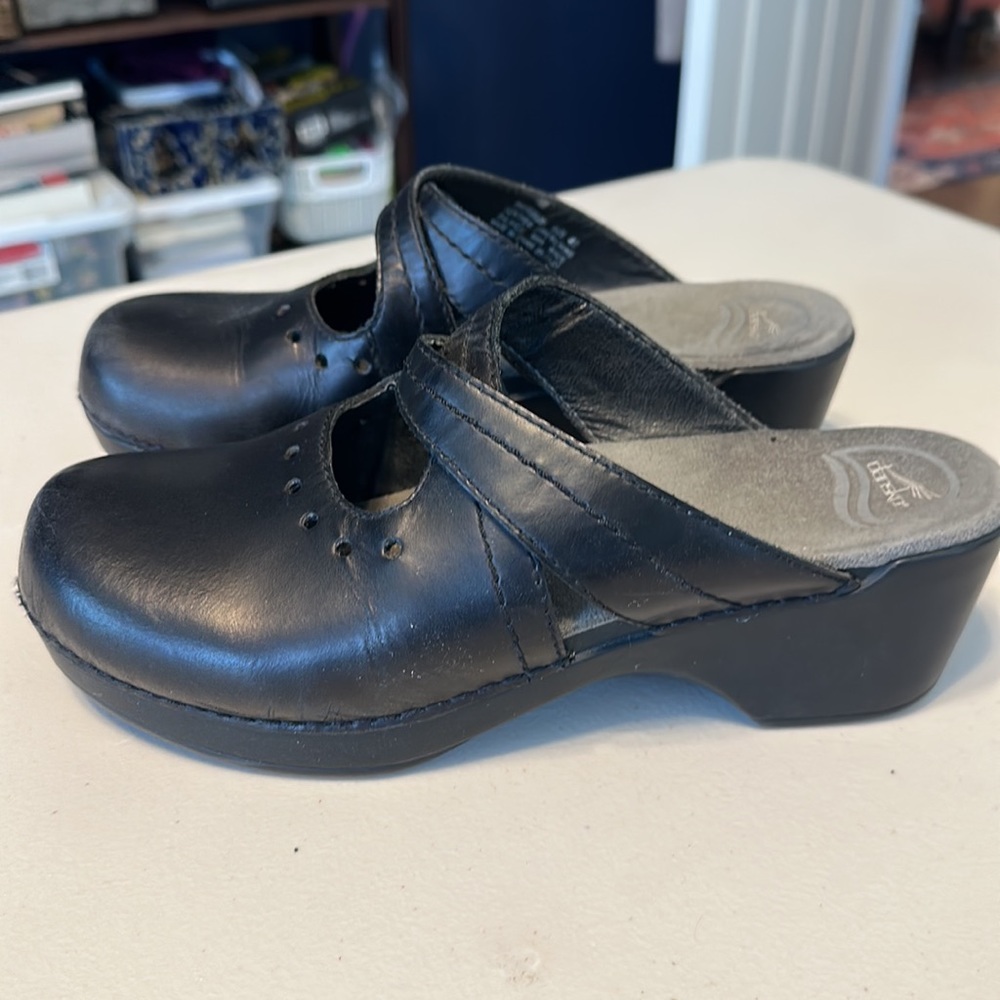 Dansko Black with cute cutout - Sz 40 US 9.5 - Picture 5 of 8